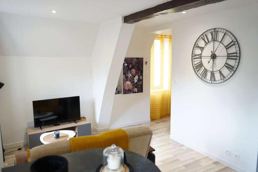 La Perle Apartment Montargis Exterior photo