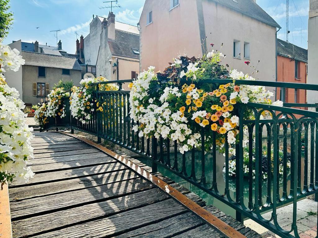 La Perle Apartment Montargis Exterior photo